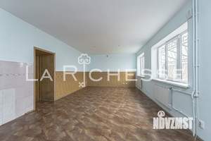 Дом 615м², 3-этажный, участок 14 сот.  