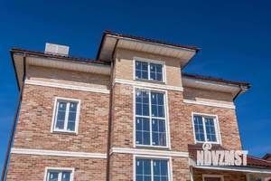 Дом 240м&sup2;, 3-этажный, участок 10 сот.  