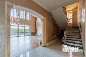 Дом 740м², 3-этажный, участок 15 сот.  