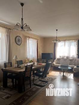 Дом 328м&sup2;, 2-этажный, участок 6 сот.  