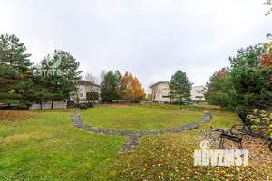 Дом 443м², 2-этажный, участок 18 сот.  