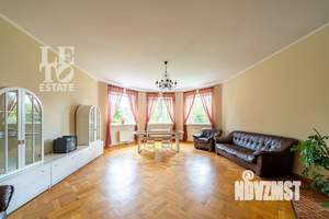 Дом 234м², 2-этажный, участок 15 сот.  