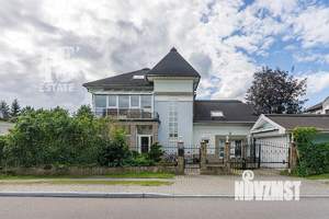 Дом 300м², 3-этажный, участок 14 сот.  