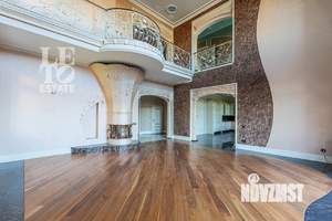 Дом 740м², 3-этажный, участок 15 сот.  