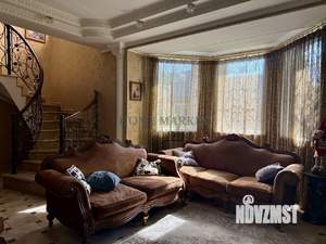 Дом 298м², 3-этажный, участок 11 сот.  