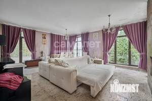 Коттедж 550м², 3-этажный, участок 28 сот.  
