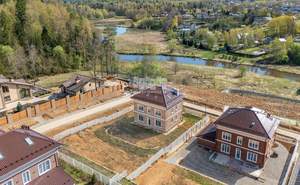 Дом 240м², 3-этажный, участок 10 сот.  