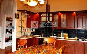 Дом 669м&sup2;, 2-этажный, участок 10 сот.  