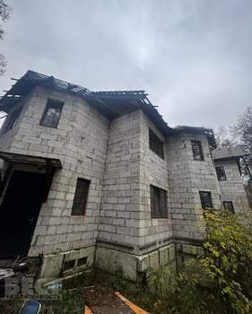 Дом 416м&sup2;, 3-этажный, участок 6 сот.  