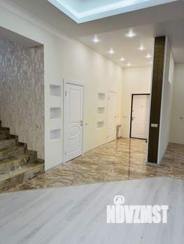 Дом 252м&sup2;, 2-этажный, участок 7 сот.  