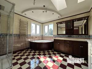 Коттедж 450м², 2-этажный, участок 15 сот.  