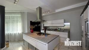 Дом 644м², 3-этажный, участок 19 сот.  