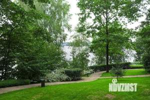 Дом 663м&sup2;, 3-этажный, участок 25 сот.  