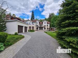 Дом 593м², 3-этажный, участок 25 сот.  