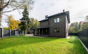 Дом 439м&sup2;, 3-этажный, участок 10 сот.  