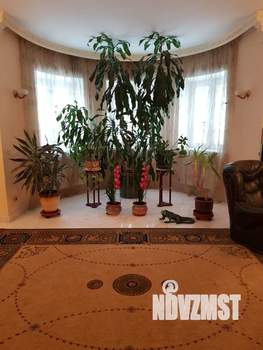 Коттедж 619м², 3-этажный, участок 32 сот.  