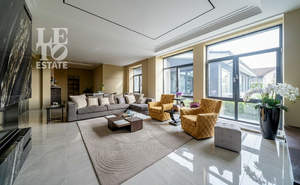 Дом 1100м&sup2;, 2-этажный, участок 20 сот.  