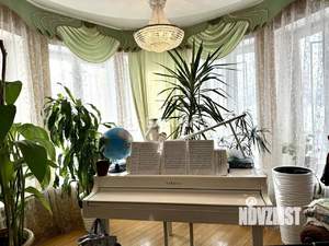 Дом 532м², 2-этажный, участок 18 сот.  