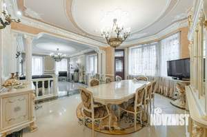 Дом 820м², 4-этажный, участок 32 сот.  