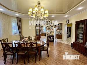 Дом 250м&sup2;, 3-этажный, участок 10 сот.  