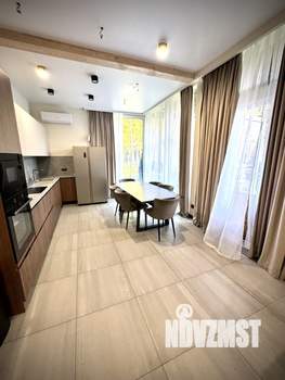 Коттедж 270м², 2-этажный, участок 8 сот.  