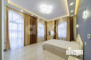 Дом 220м², 2-этажный, участок 6 сот.  