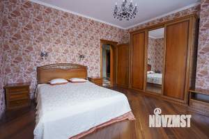 Дом 550м², 3-этажный, участок 23 сот.  