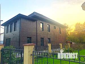 Дом 395м&sup2;, 2-этажный, участок 6 сот.  