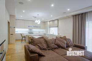 Таунхаус 170м², 2-этажный, участок 2 сот.  