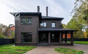 Дом 439м&sup2;, 3-этажный, участок 10 сот.  