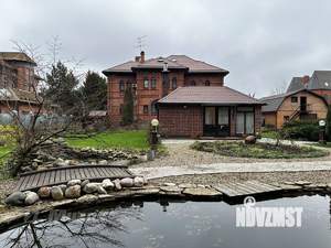 Коттедж 504м², 3-этажный, участок 25 сот.  