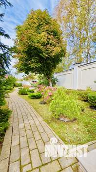 Дом 708м&sup2;, 3-этажный, участок 13 сот.  