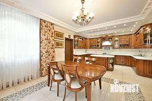 Коттедж 428м², 3-этажный, участок 12 сот.  