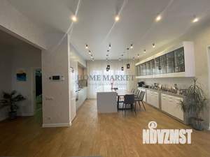 Дом 276м², 2-этажный, участок 6 сот.  