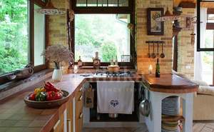 Дом 1000м&sup2;, 3-этажный, участок 0 сот.  