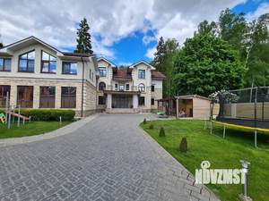 Дом 593м², 3-этажный, участок 25 сот.  