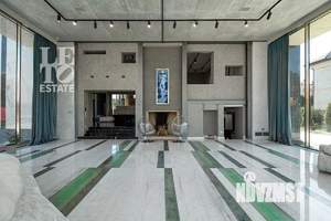 Дом 650м², 3-этажный, участок 28 сот.  