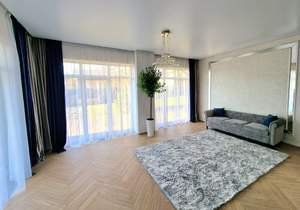 Дом 240м², 2-этажный, участок 6 сот.  