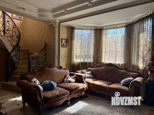 Дом 298м², 3-этажный, участок 11 сот.  