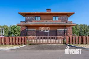 Дом 840м², 2-этажный, участок 43 сот.  