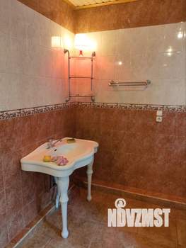 Коттедж 670м², 2-этажный, участок 12 сот.  