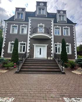 Дом 450м², 3-этажный, участок 10 сот.  