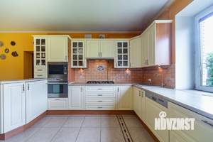 Дом 286м², 2-этажный, участок 24 сот.  
