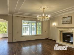 Коттедж 470м², 3-этажный, участок 9 сот.  
