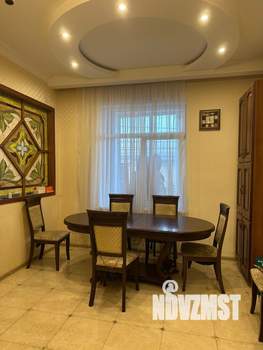 Дом 225м², 3-этажный, участок 3 сот.  