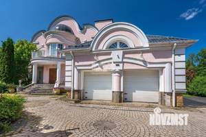 Дом 800м², 3-этажный, участок 30 сот.  