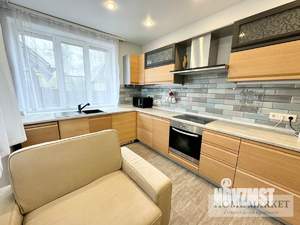 Дом 220м², 2-этажный, участок 9 сот.  