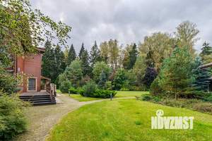 Дом 613м&sup2;, 2-этажный, участок 43 сот.  