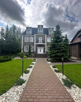 Дом 450м², 3-этажный, участок 10 сот.  