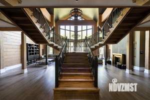 Дом 1100м², 2-этажный, участок 155 сот.  